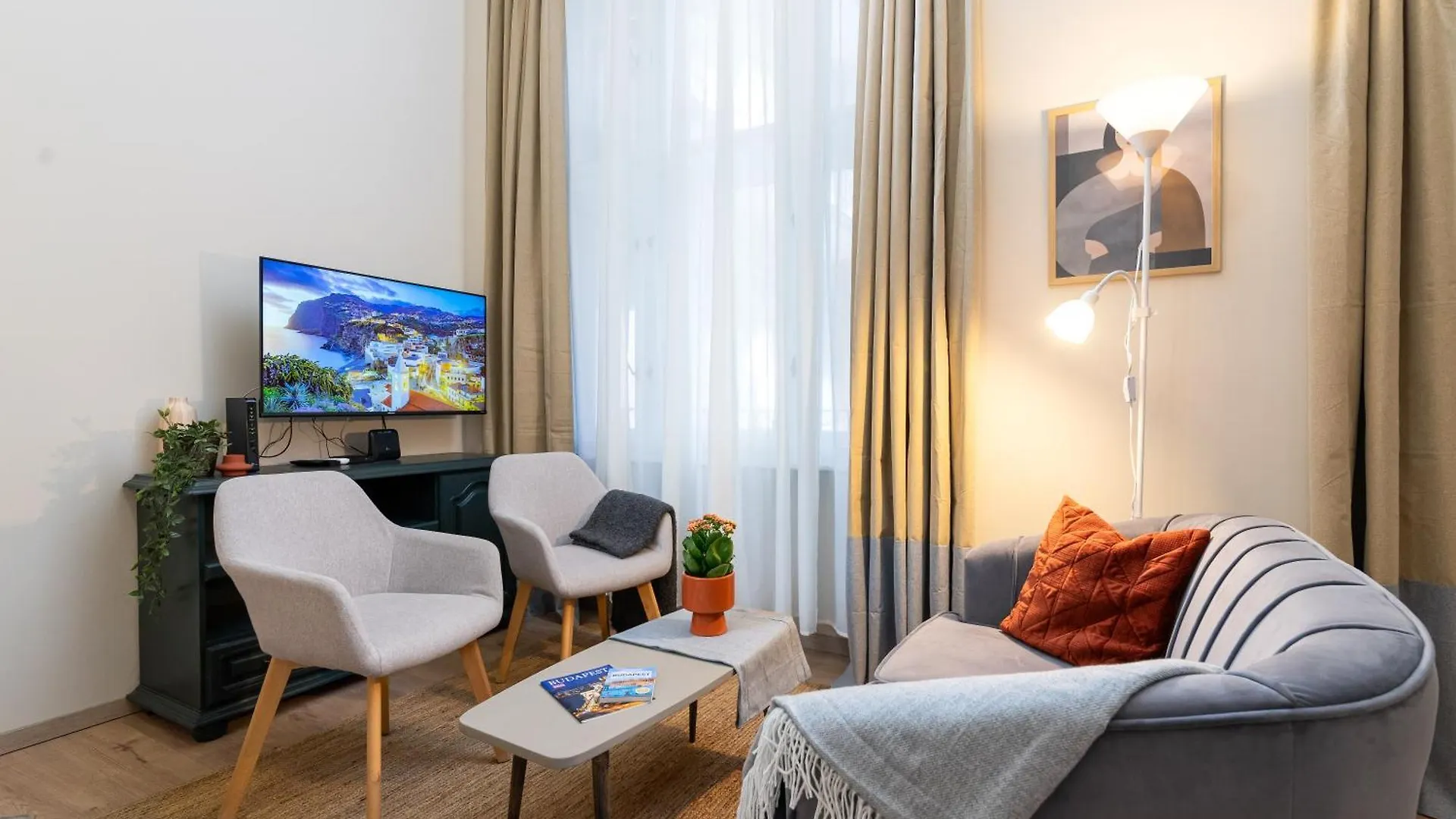 Charming Downtown Apartment Budapest